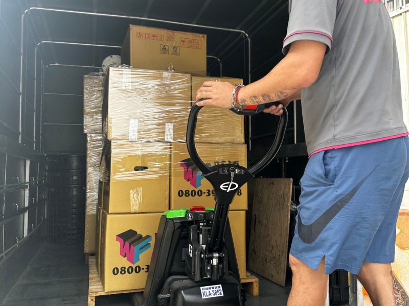 臥房－化妝品搬運