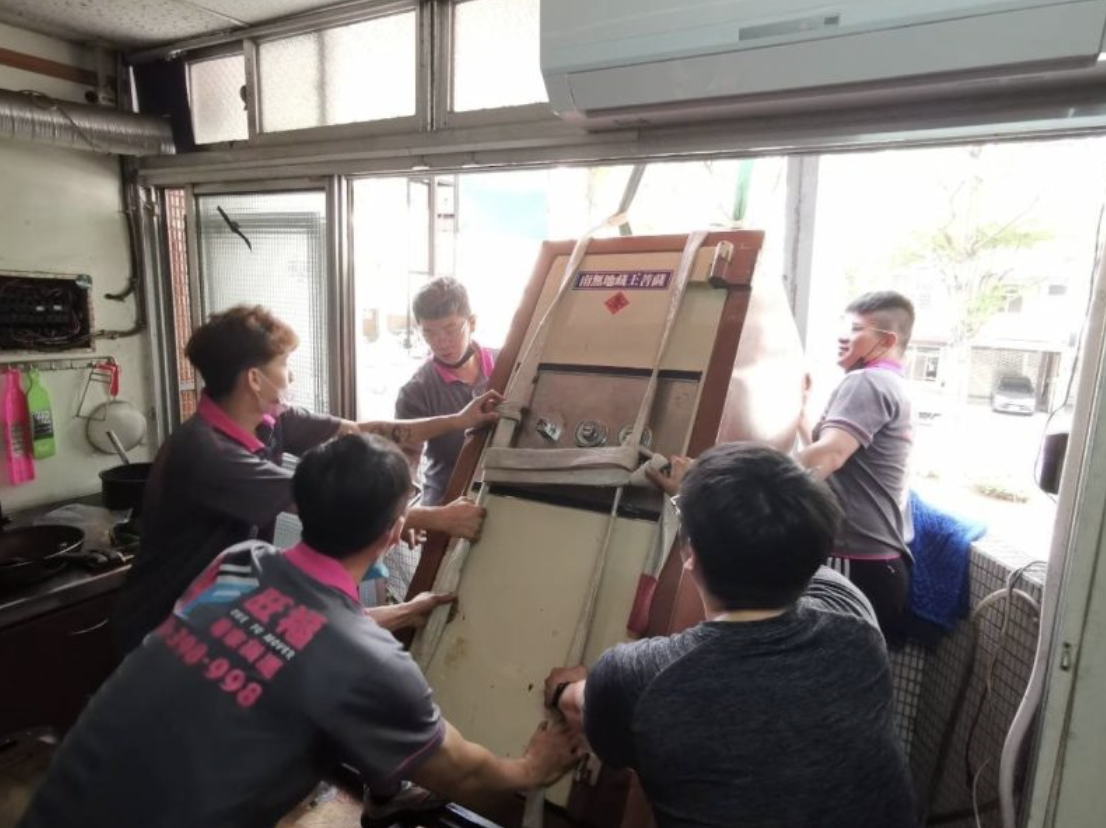  特殊材質櫃位移動